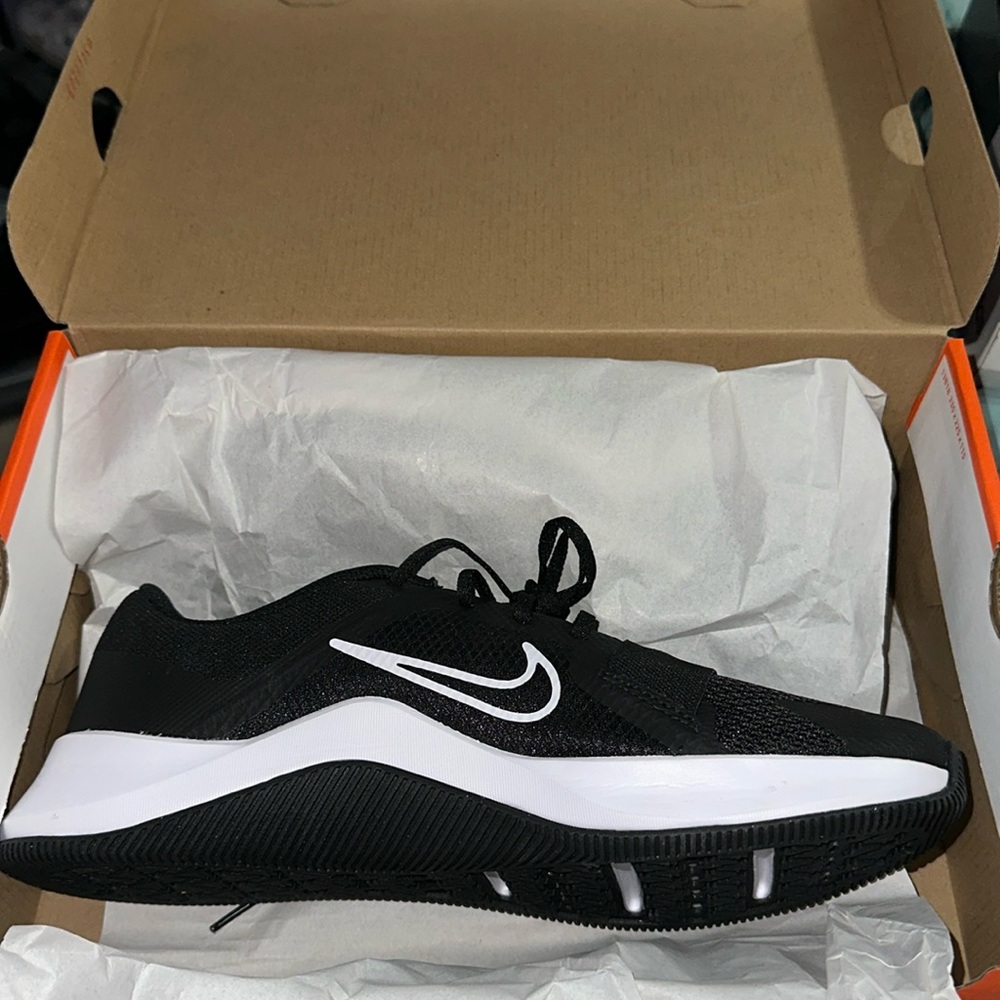 M Nike MC Trainer 2